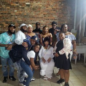 Meet your Posher, Harris