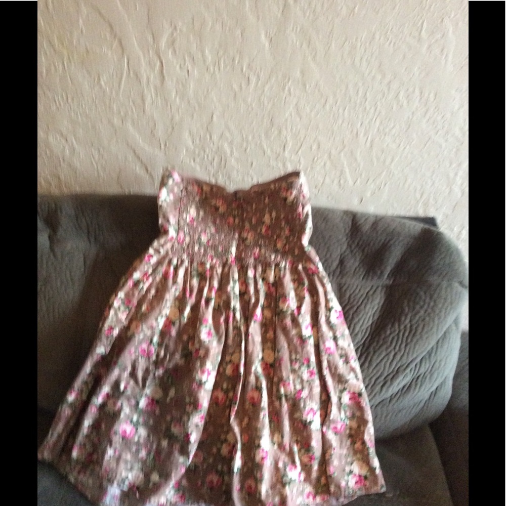 Dress - Picture 2 of 2