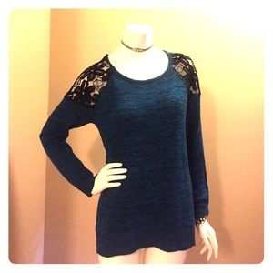 🍭EVERYTHING BOGO FREE🍭Lace shoulder sweater