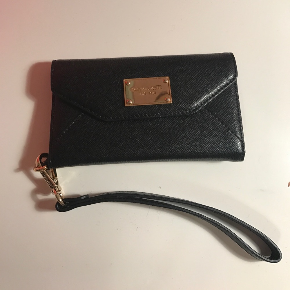 Michael Kors IPhone/Wallet Wristlet