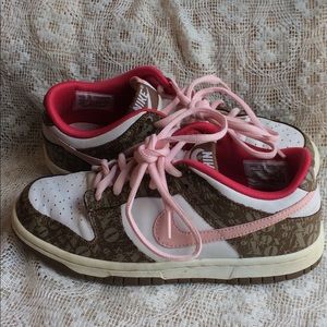 Youth Pink Nike Sneakers, EUC