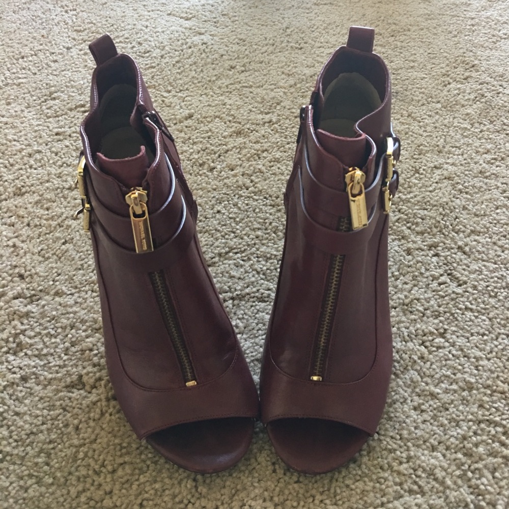 Heels - Picture 3 of 4
