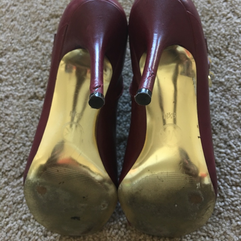 Heels - Picture 4 of 4