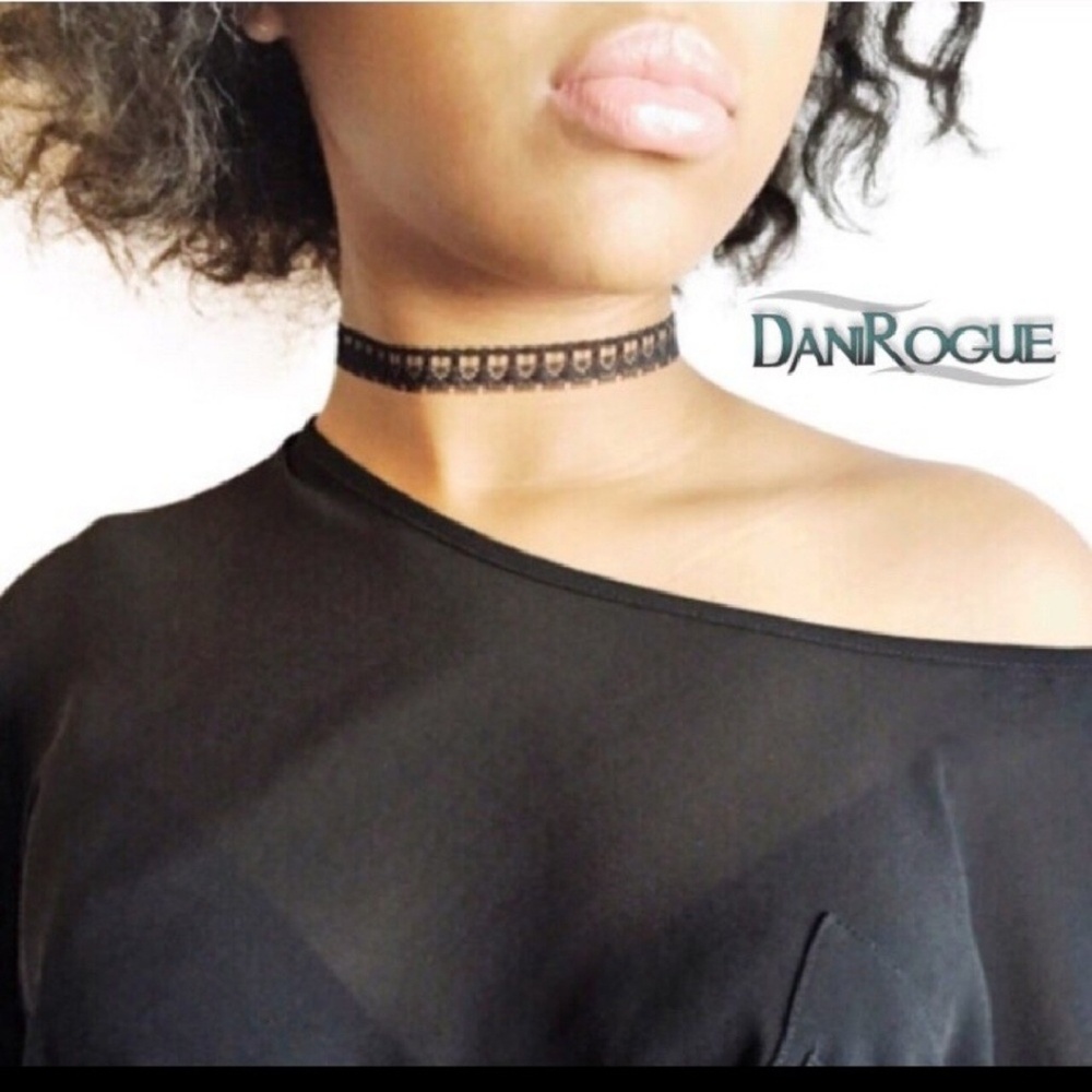 Black Choker