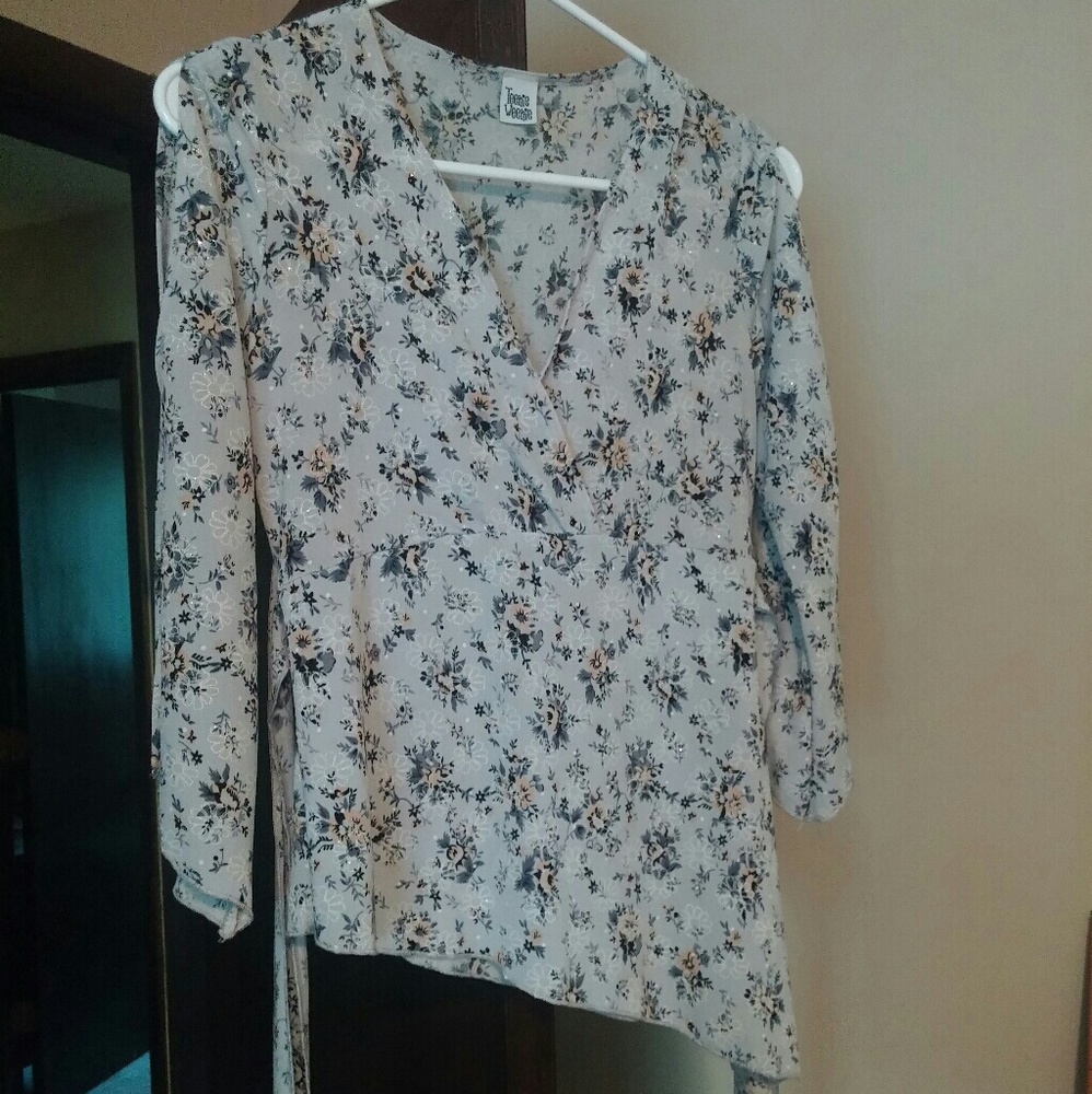 Pretty Floral Top