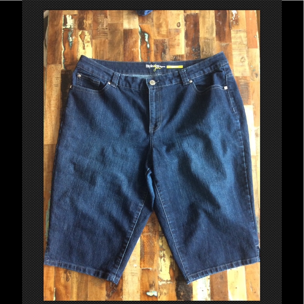 Style & Co Denim Jean Walking / Bermuda Shorts 18W