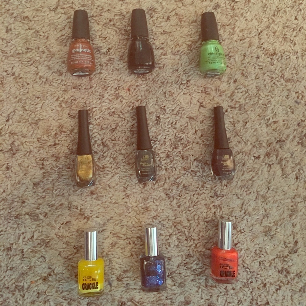 9 nail polishes LOT!!! 💅🏽