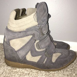 Steve Madden Highlight gray wedge sneaker 8.5