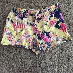 Floral 'Lily White' shorts