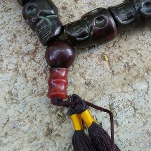 Accessory metal skulks with tassel