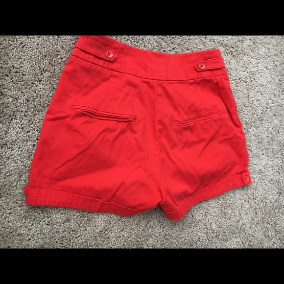 High waist red shorts - Picture 2 of 2