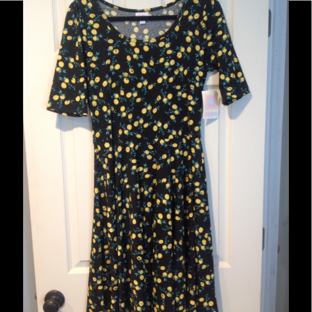 XL LuLaRoe Nicole, NWT, Lemons.....Unicorn!