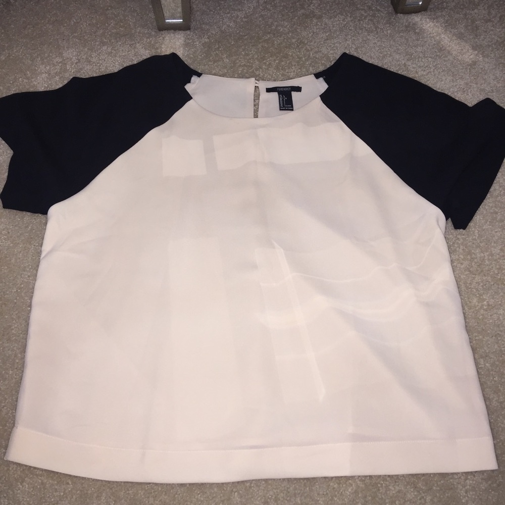 Forever 21 creen chiffon box cut shirt