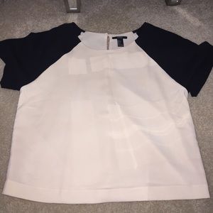 Forever 21 creen chiffon box cut shirt