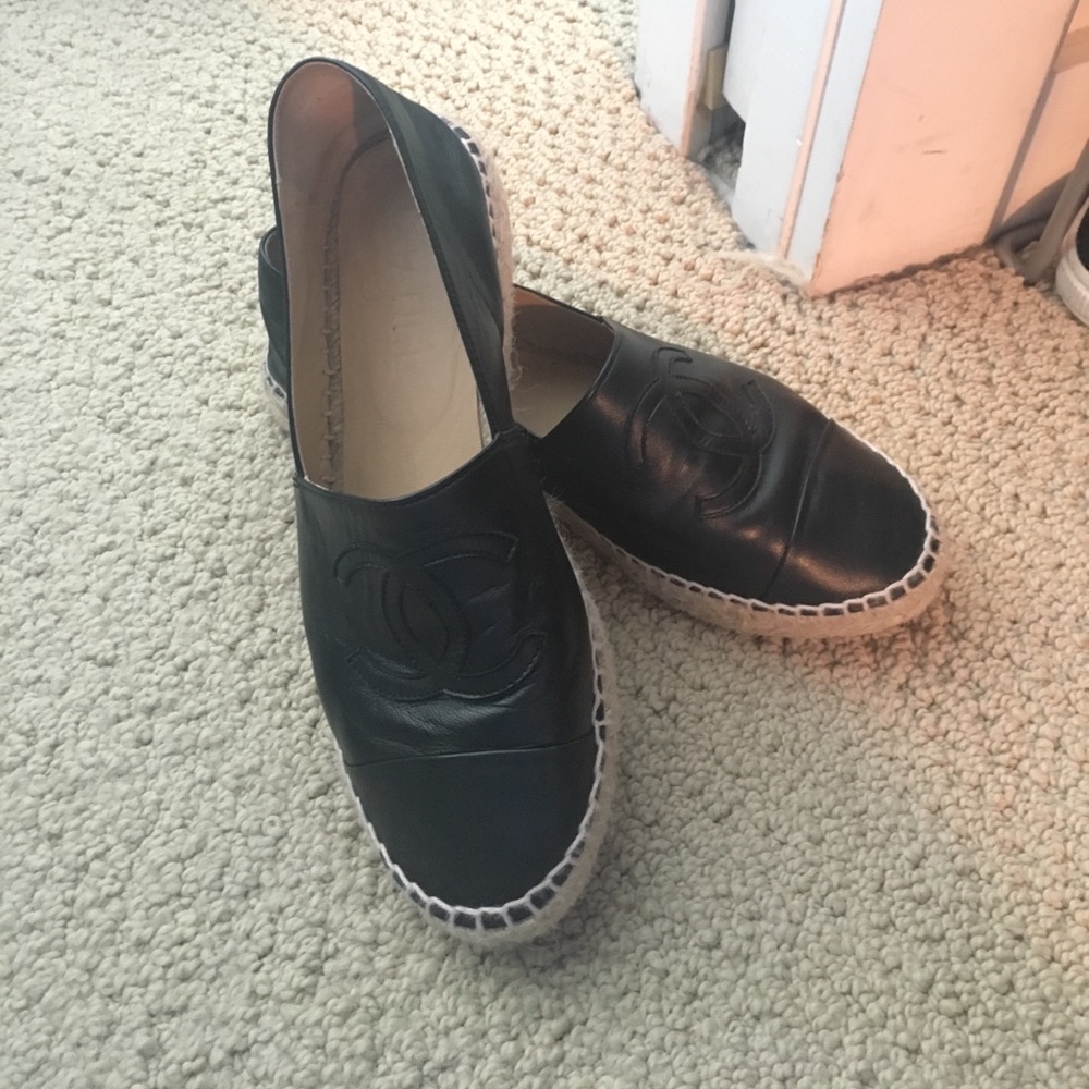 size 37 Chanel espadrilles only worn a few times!! - Picture 2 of 4
