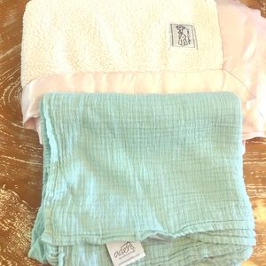Aden + Anais swaddle blanket and Little Giraffe