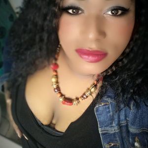 Meet your Posher, Ambrielle ellece
