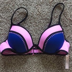 34 B Victoria secret swim top nwt