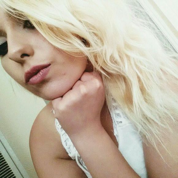 Meet your Posher, Kendra - Picture 1 of 1