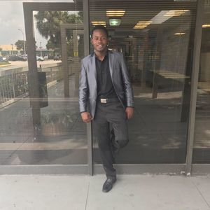 Meet your Posher, Alex