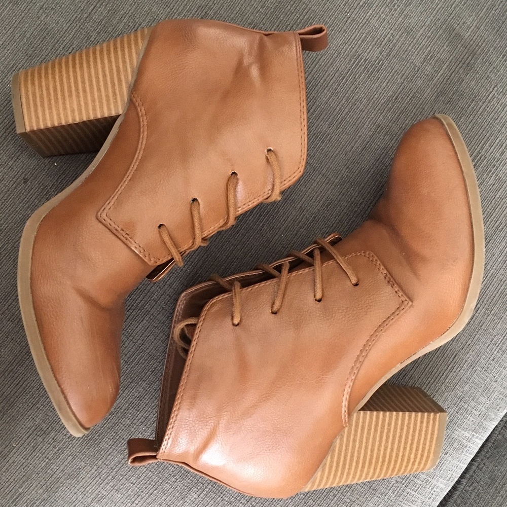 ❌SOLD ❌ Forever 21 Heeled Ankle Boots