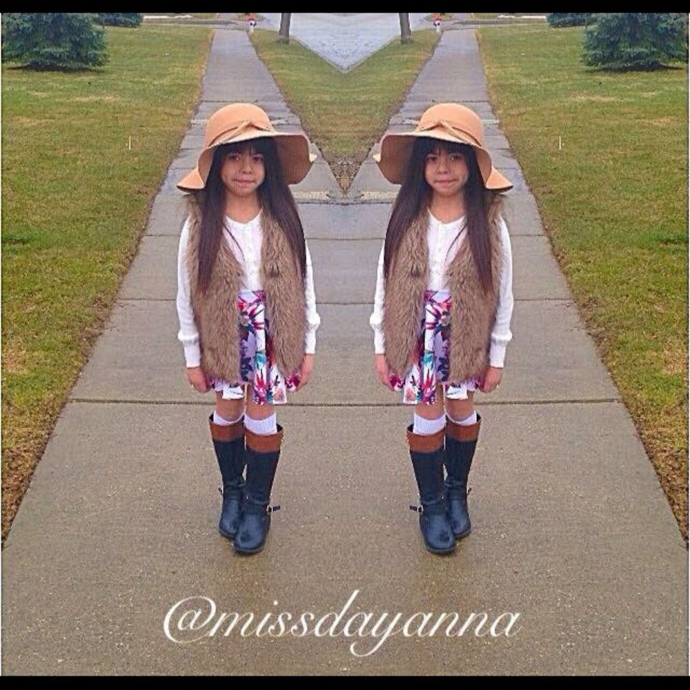Outfits - Picture 3 of 4
