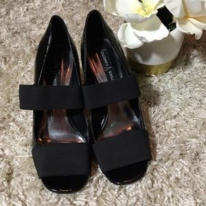 Vince Camuto Black Patent Leather pumps size 7.5