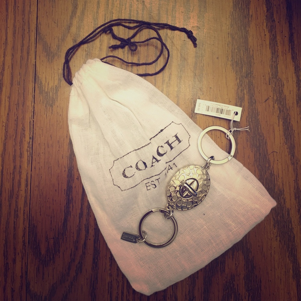 COACH silver keychain / keychains