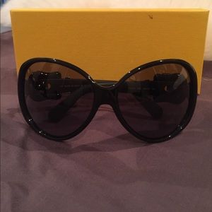 Fendi belt buckle sunglasses