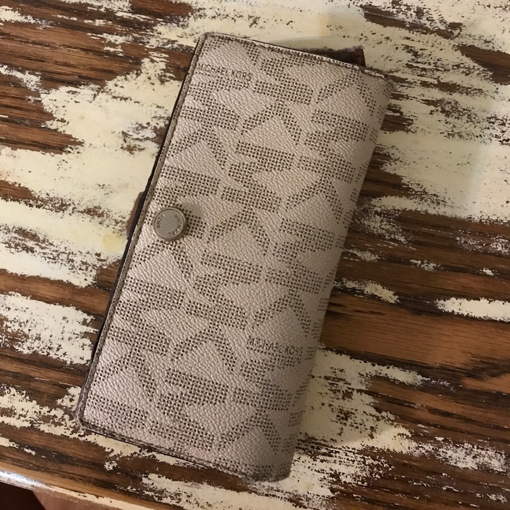 michael kors wallet