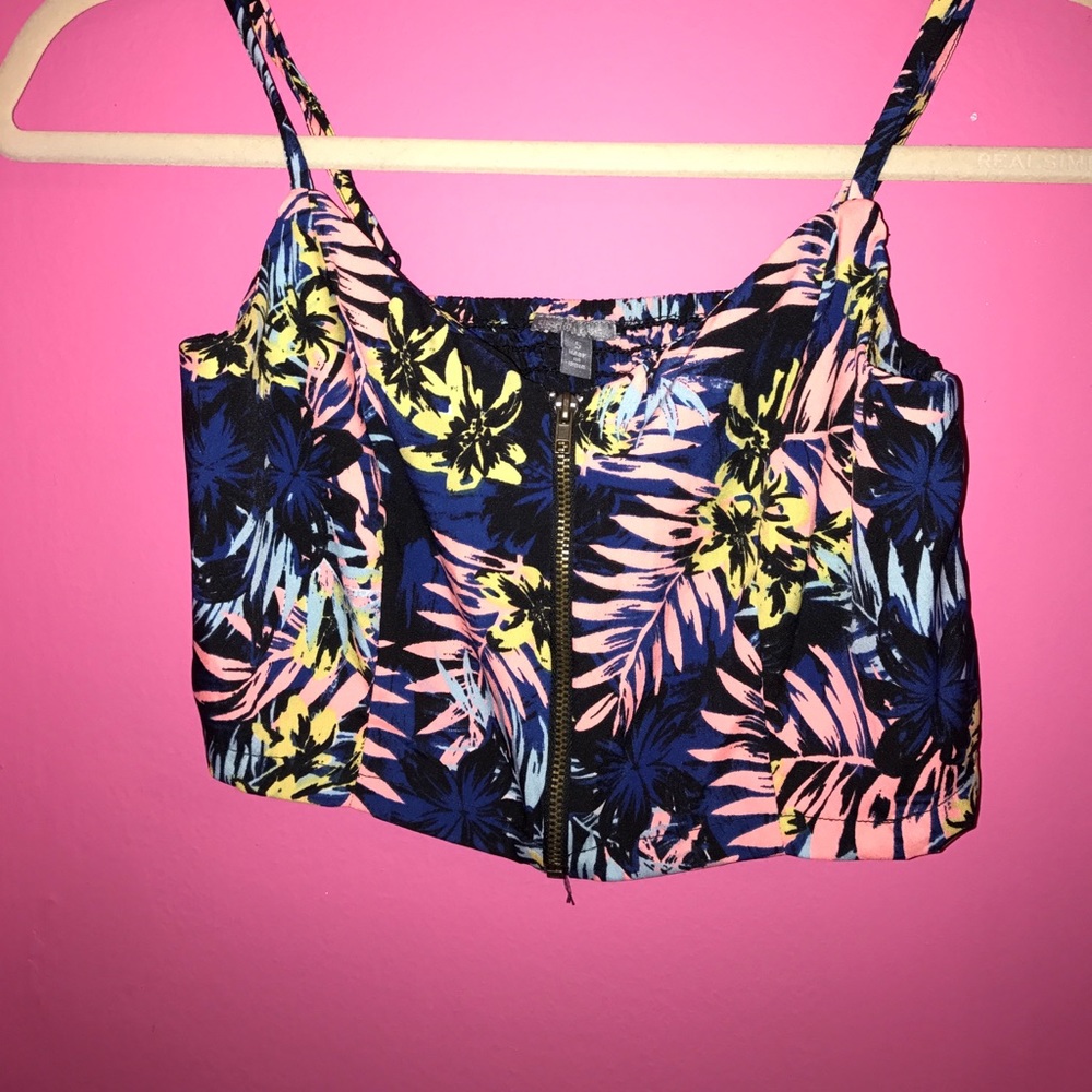 Printed crop top size small