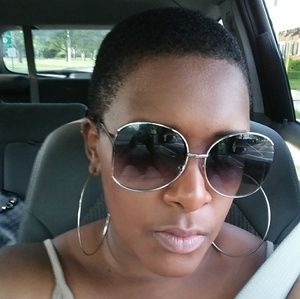 Meet your Posher, Aneesah