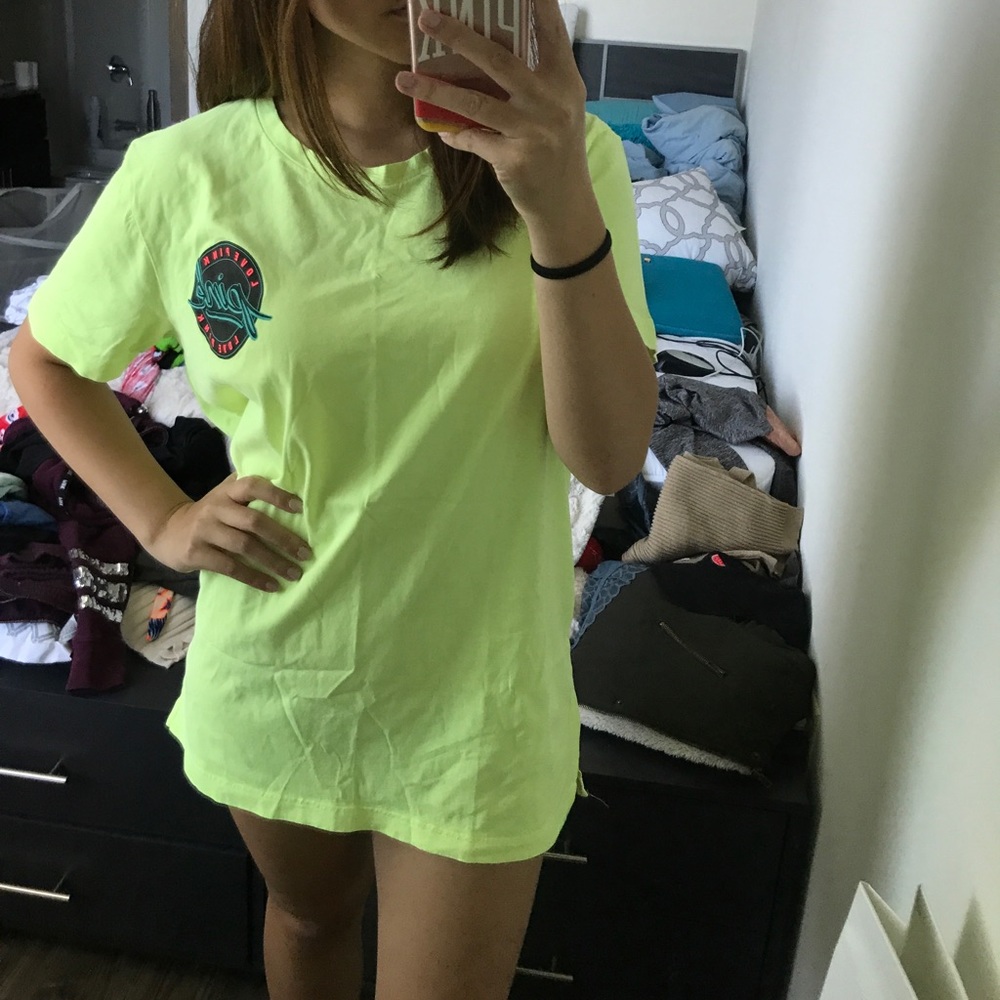 Vs pink neon tee