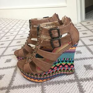 Betseyville Size 6 Wedges