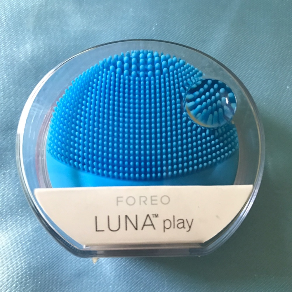 BNIB foreo Luna play