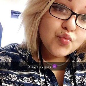 Meet your Posher, Kayla