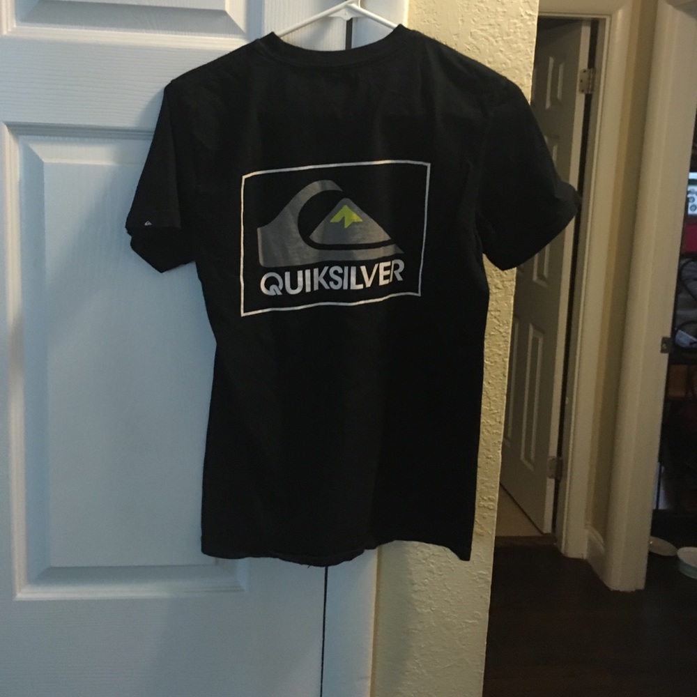 Black tee