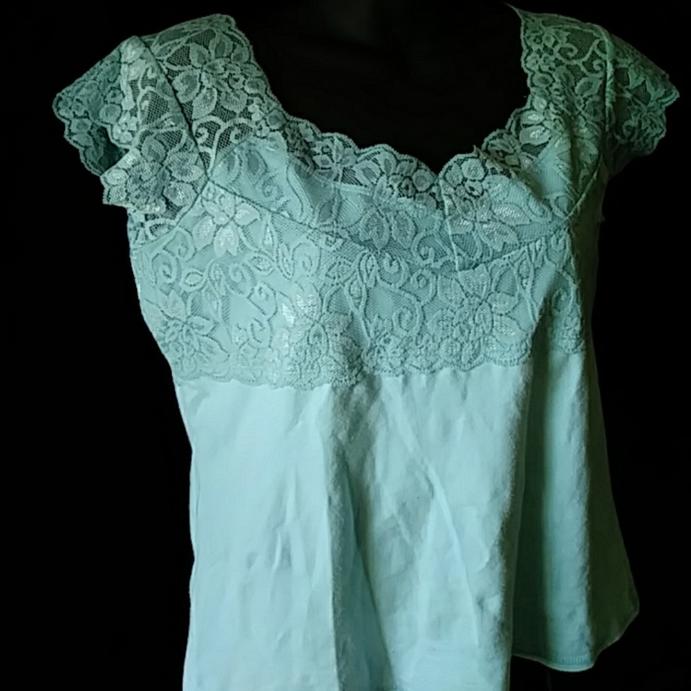 Roxie B knit top with lace - size M