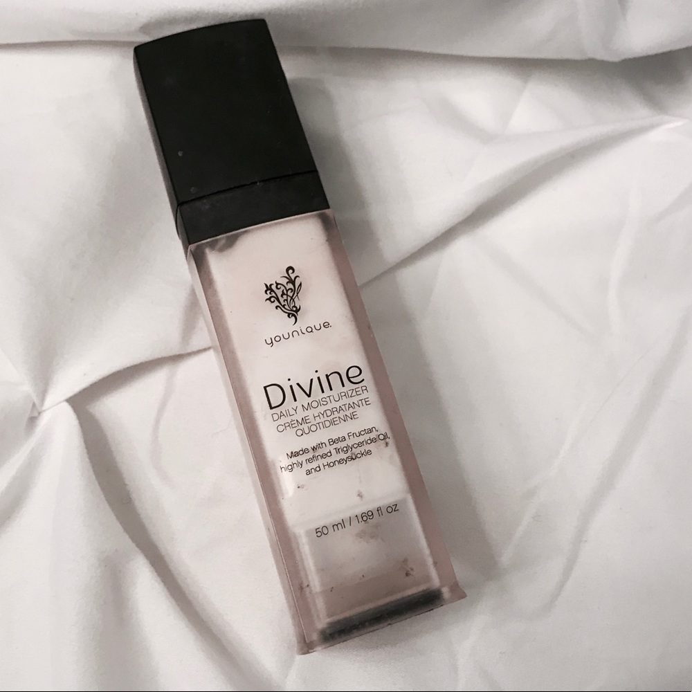 High end moisturizer! Younique moisturizer!