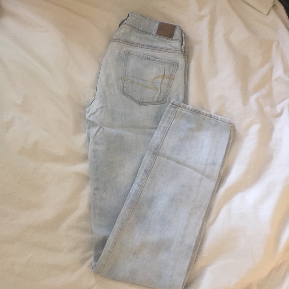 American eagle light wash jean