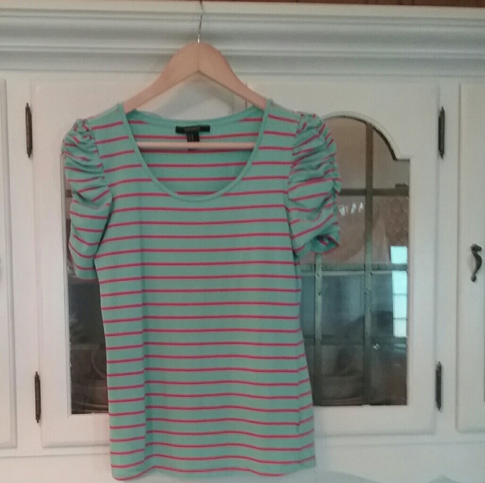 Forever 21 Tee Shirt