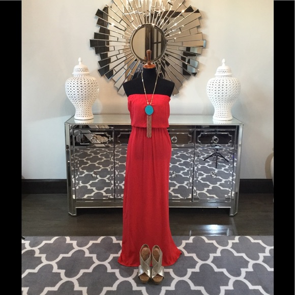 Splendid Dresses & Skirts - Flash Sale 🔥🔥 Splendid Strapless Maxi Dress