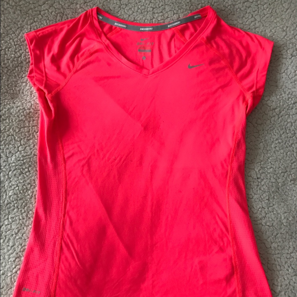 NIKE - dri fit running shirt