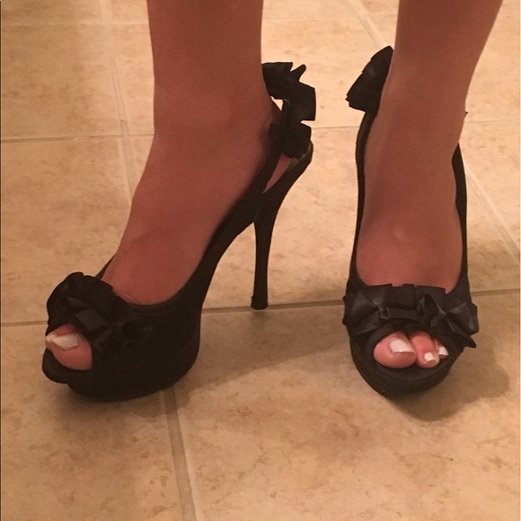 Qupid Shoes - Qupid Ruffle Pumps