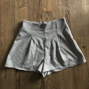 Leith pleated high waisted shorts