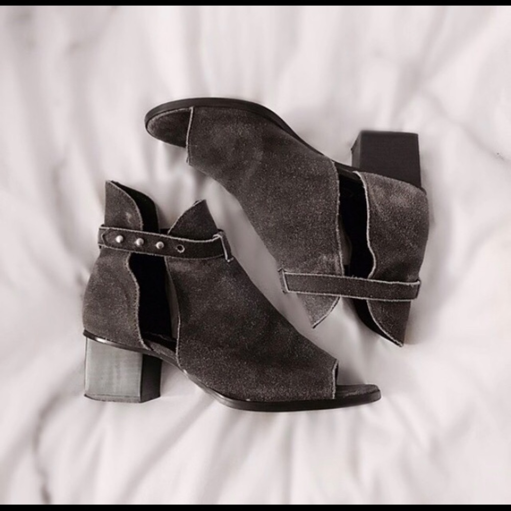 Cheap Monday "Kloss" open-toed bootie