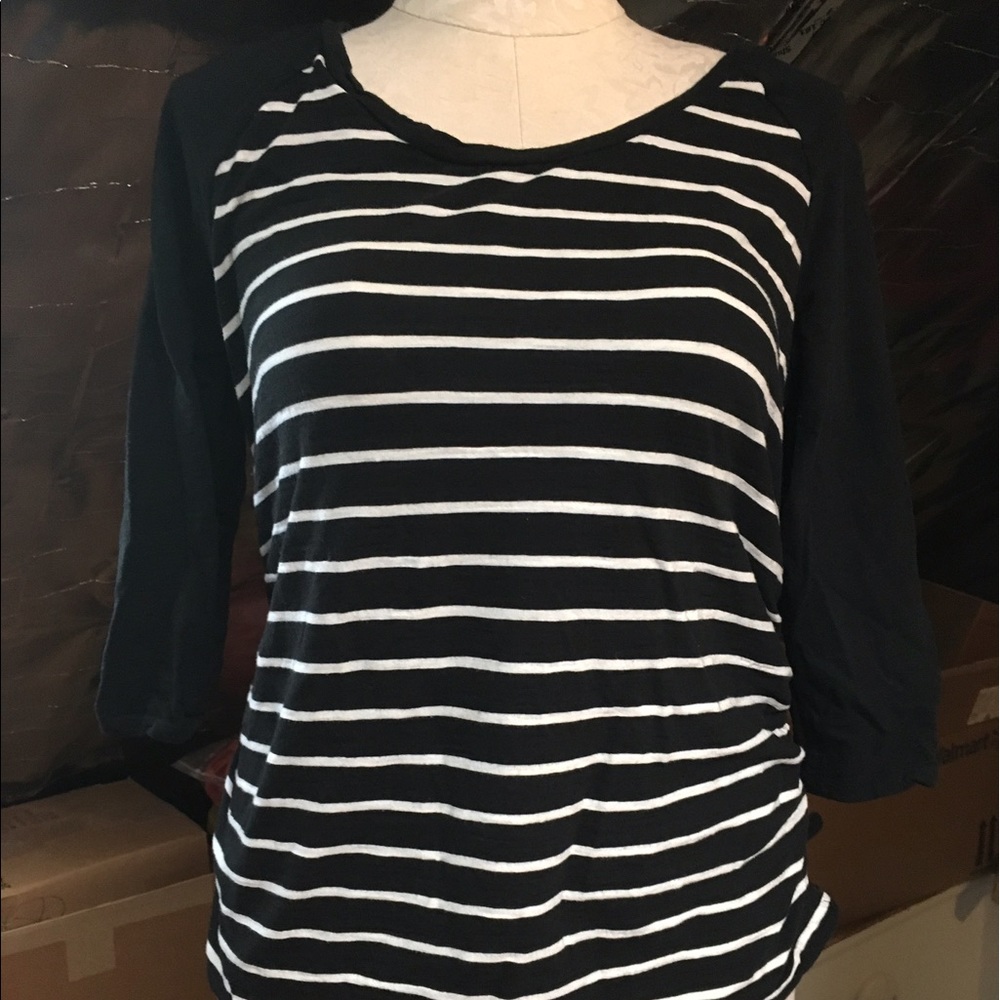 Liz Lange Maternity 3/4 length sleeve shirt