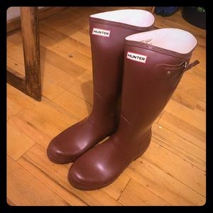 Very lightly used Hunter rain boots