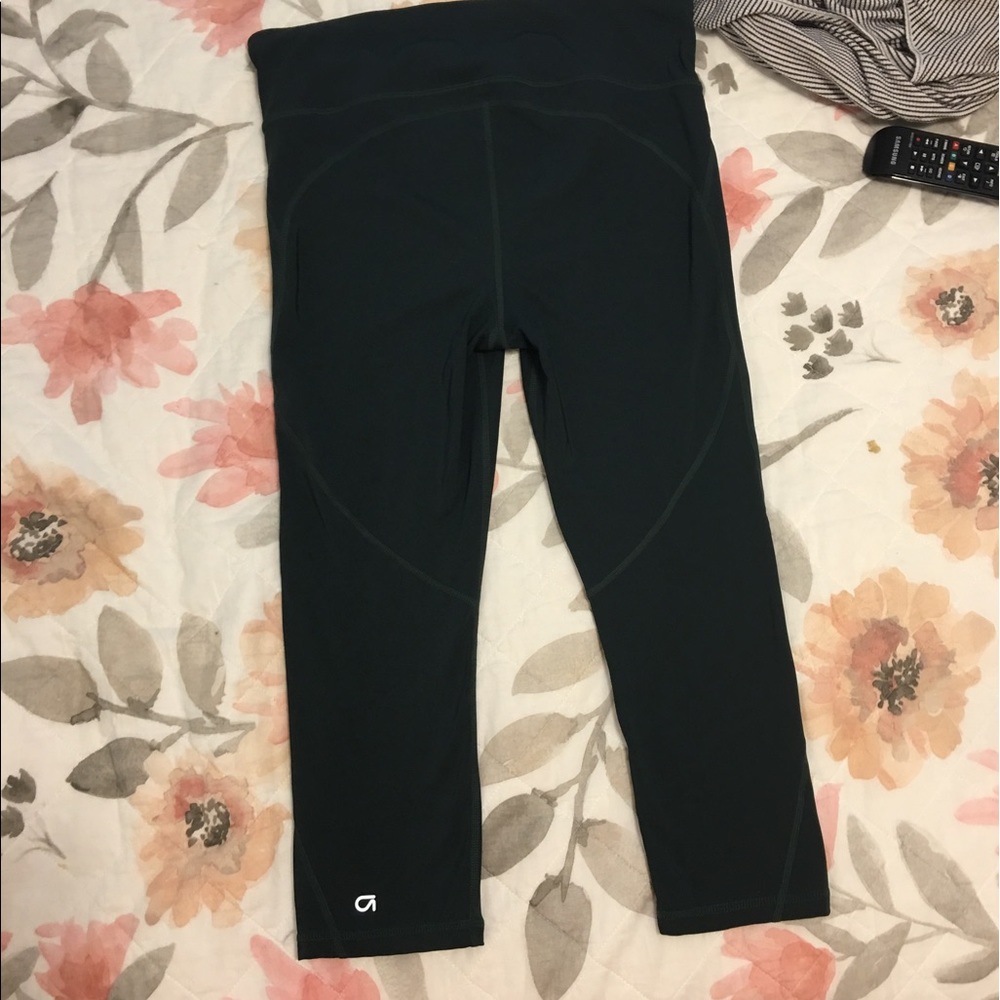 Gap Sculpt High Rise Capri - Picture 2 of 4