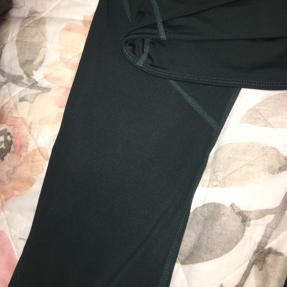 Gap Sculpt High Rise Capri - Picture 4 of 4